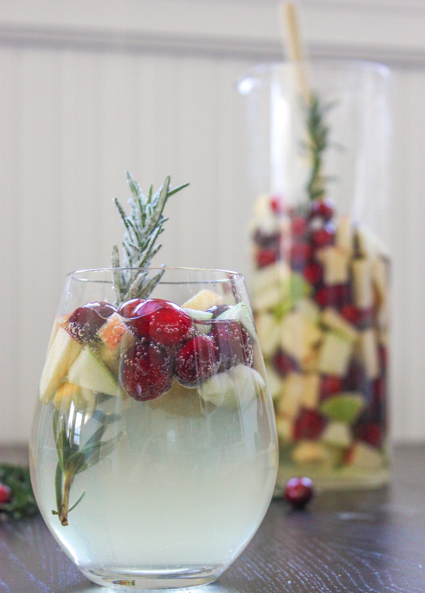 chilled for about an hour it should be ready to serve how amazing does this look i hope you tripled the recipe and please invite me over if you did - White Christmas Martini Recipe chilled for about an hour it should be ready to serve how amazing does this look i hope you tripled the recipe and please invite me over if you did - White Christmas Martini Recipe