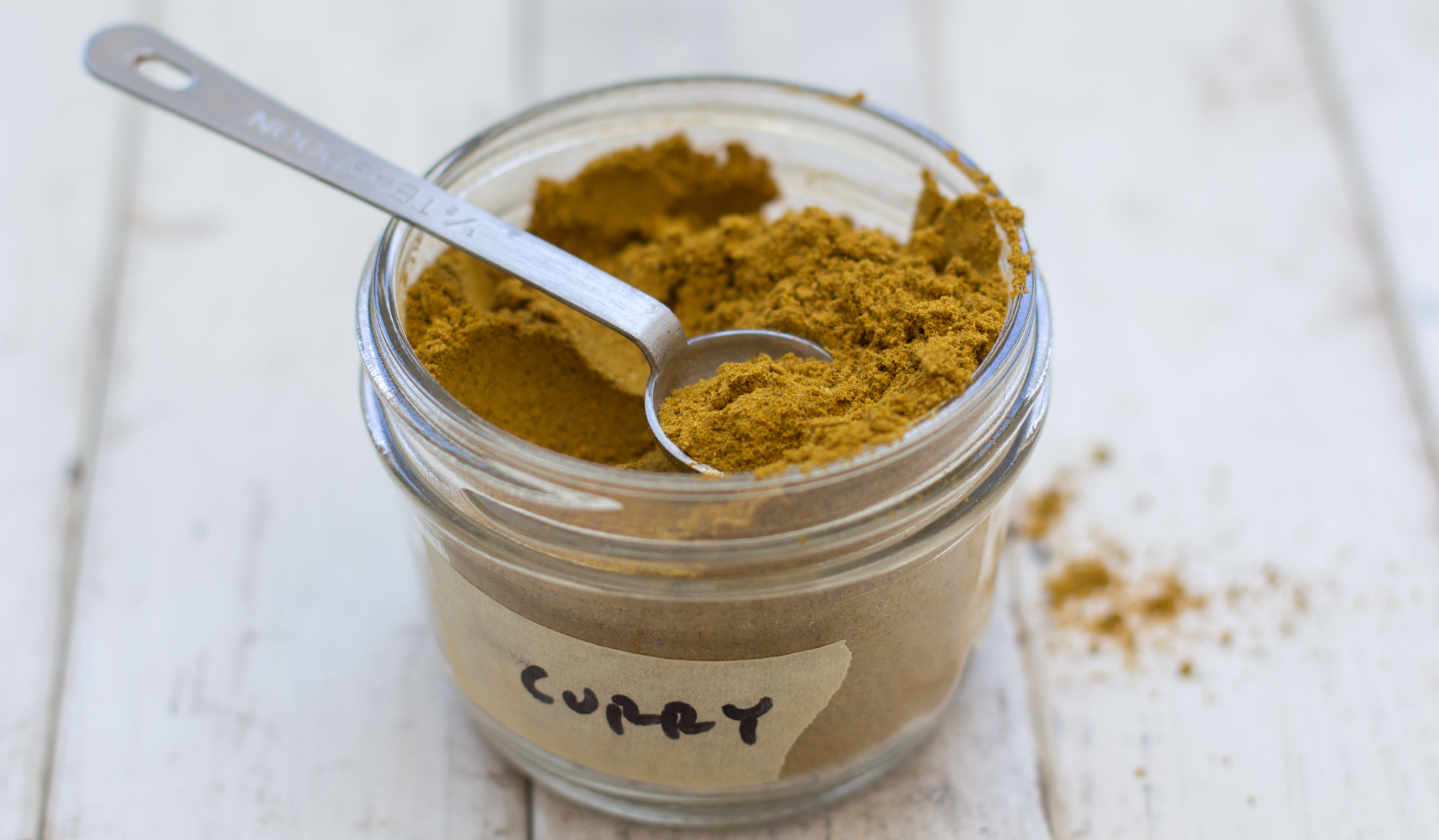 Asparagus with Easy Curry Hollandaise Sauce