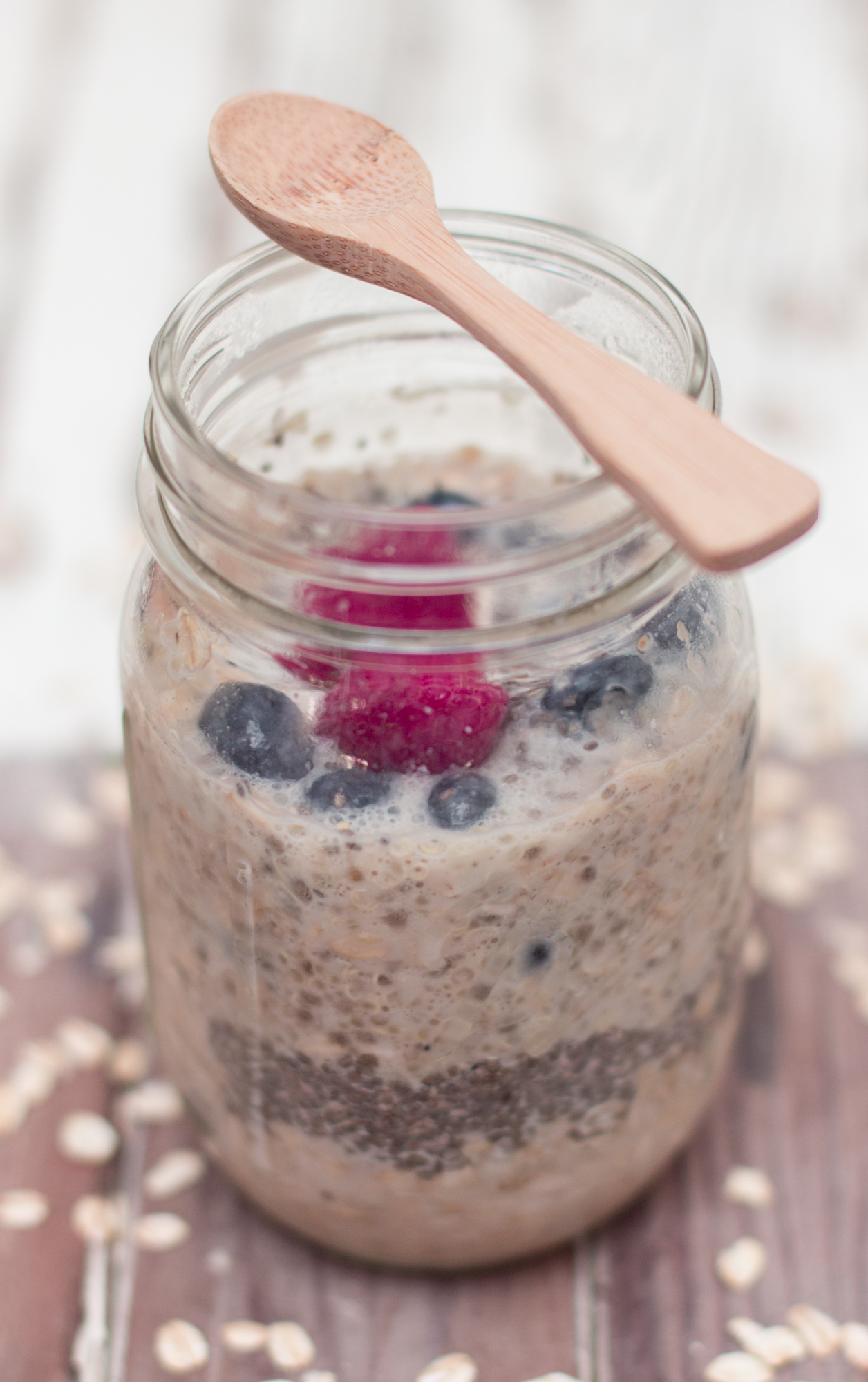 Overnight Quinoa & Blueberry Oatmeal
