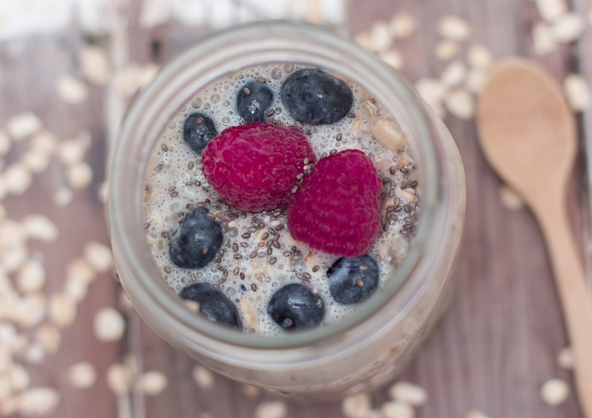 Overnight Quinoa & Blueberry Oatmeal