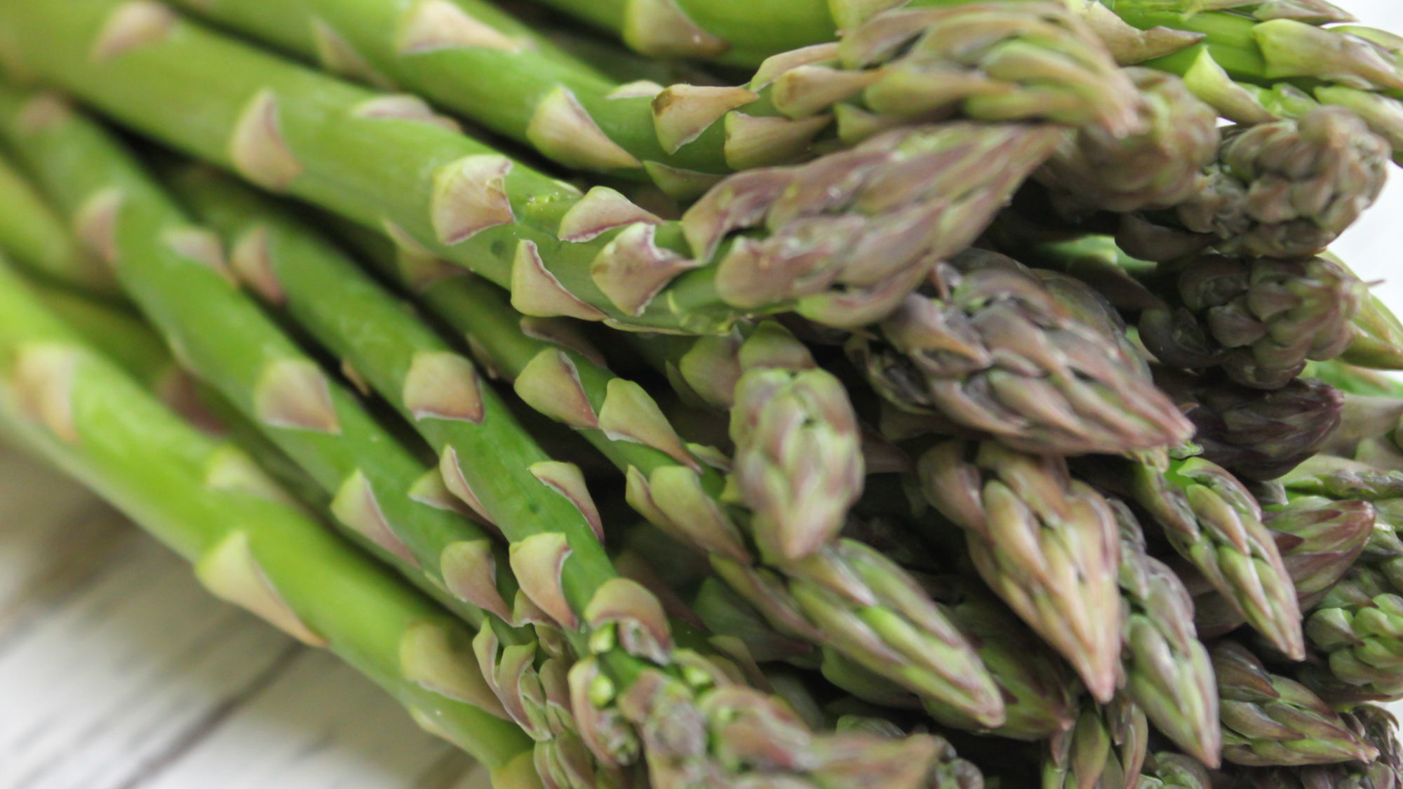 How to Cut Asparagus (2 Ways)
