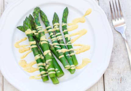 Asparagus with Curry Hollandaise Sauce 2