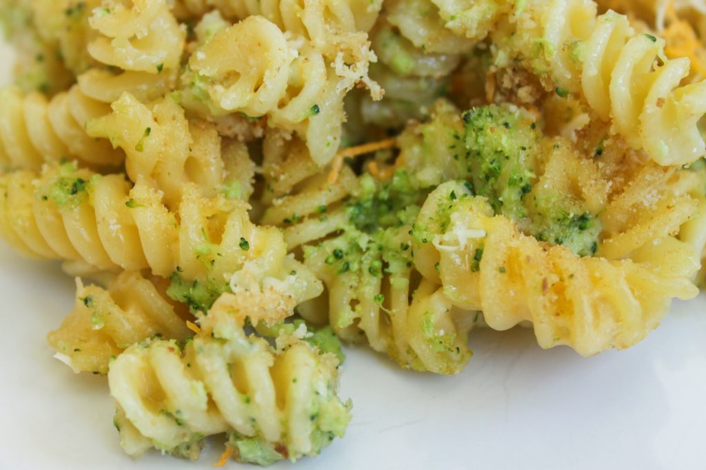 Baked Mac n Cheese with Broccoli Pesto 1