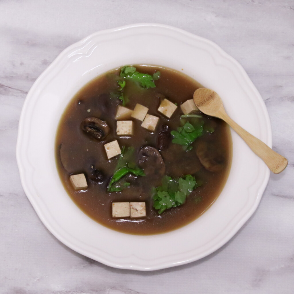 Miso Soup with Mushrooms, Kale & Tofu (Detox Recipe)