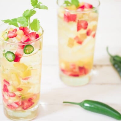 Pineapple Bourbon White Wine Sangria Landscape 3