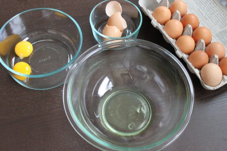 separating eggs 1