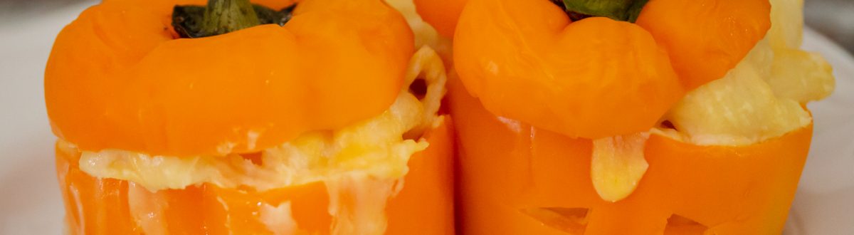 Halloween Mac n Cheese Stuffed Bell Peppers 3